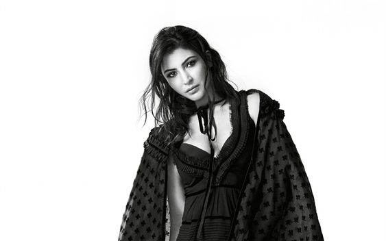 Anushka sharma in Monochrome