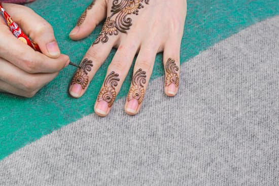 Simple Mehendi Designs